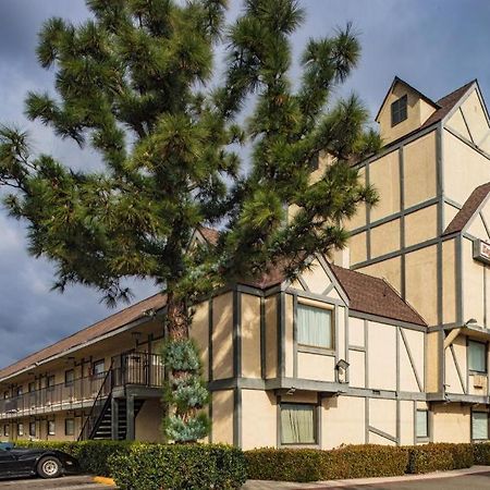 Lemon Heights Inn Tustin Bagian luar foto