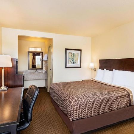 Lemon Heights Inn Tustin Bagian luar foto