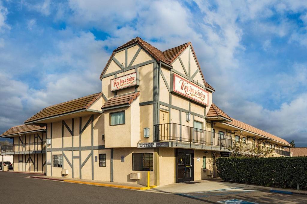 Lemon Heights Inn Tustin Bagian luar foto