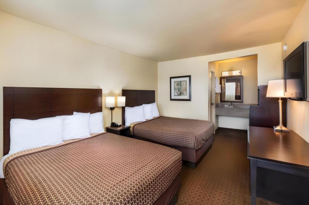 Lemon Heights Inn Tustin Bagian luar foto