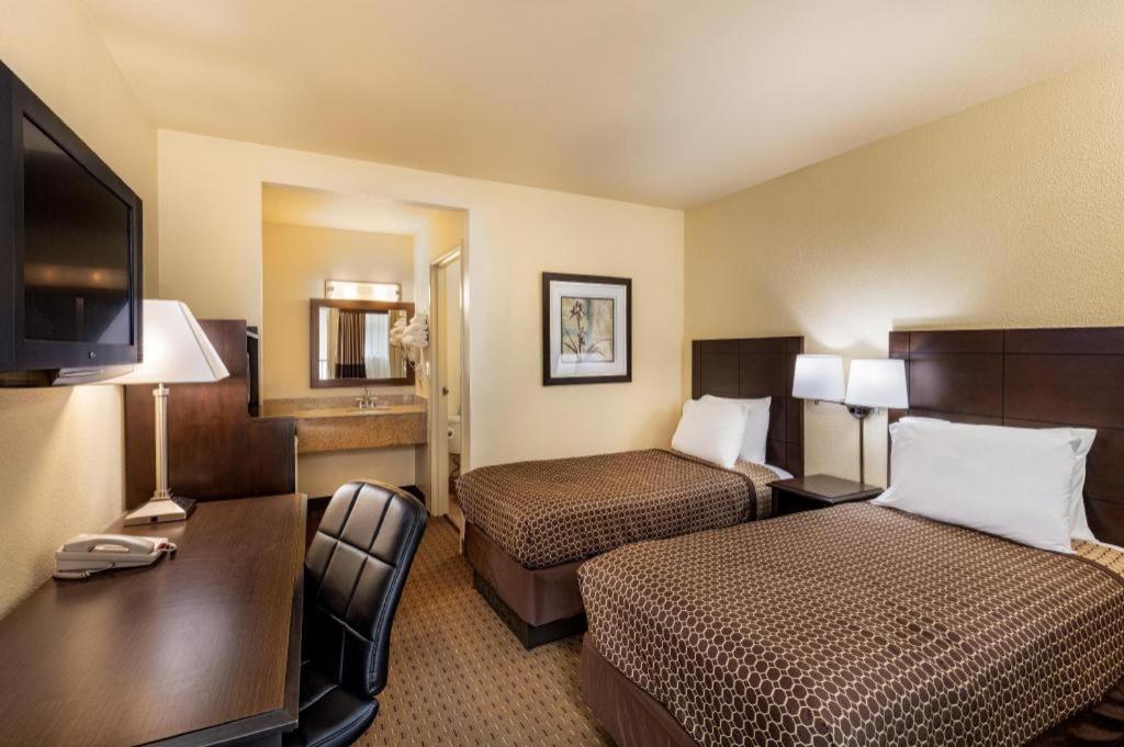 Lemon Heights Inn Tustin Bagian luar foto
