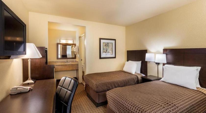 Lemon Heights Inn Tustin Bagian luar foto