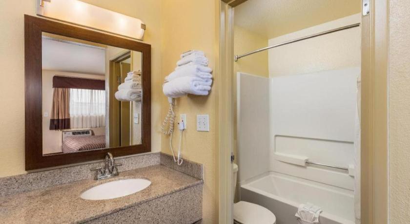 Lemon Heights Inn Tustin Bagian luar foto