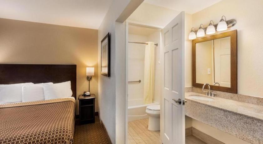 Lemon Heights Inn Tustin Bagian luar foto