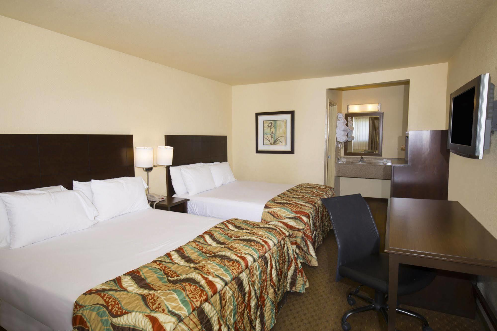 Lemon Heights Inn Tustin Bagian luar foto