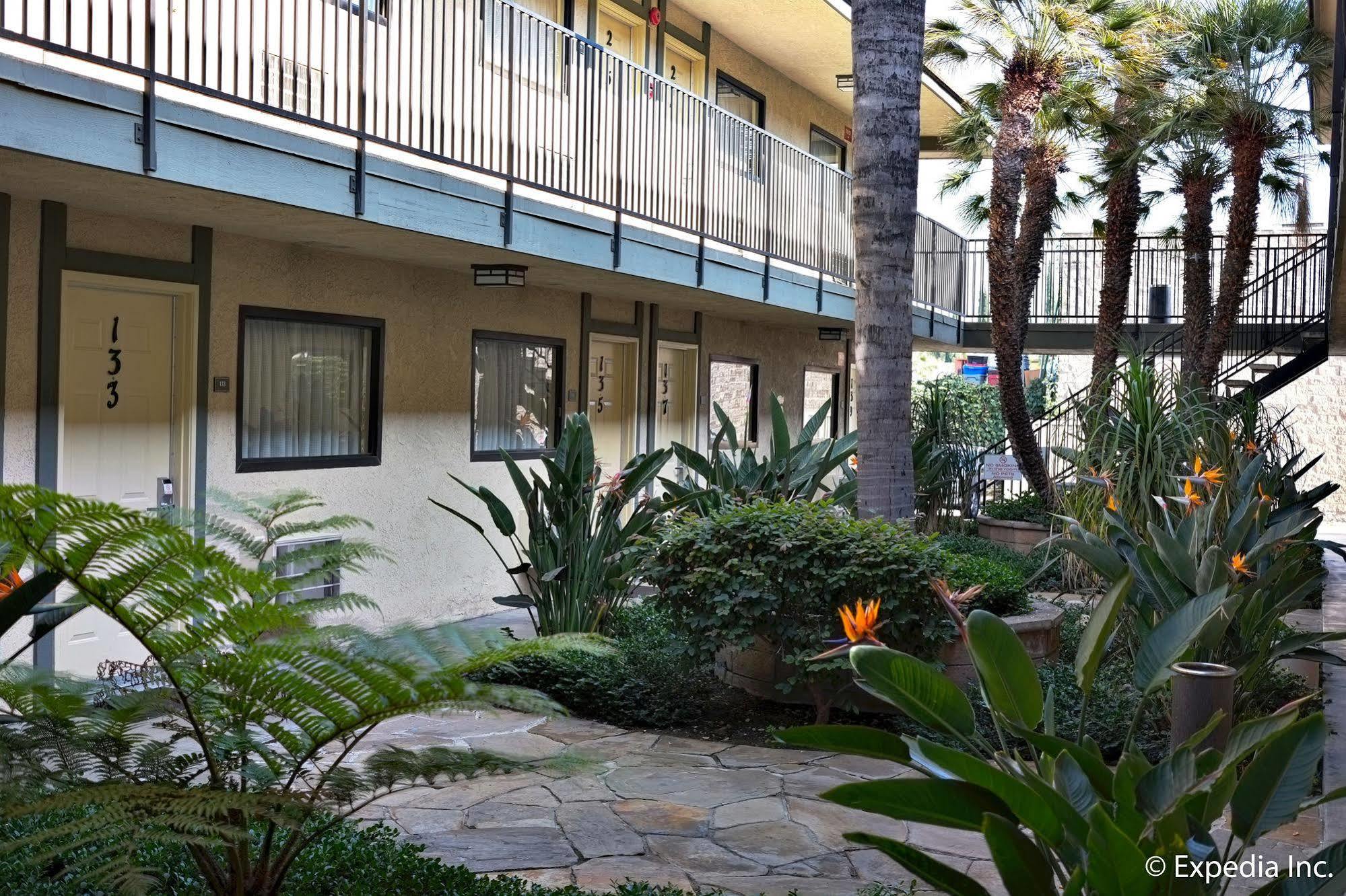 Lemon Heights Inn Tustin Bagian luar foto