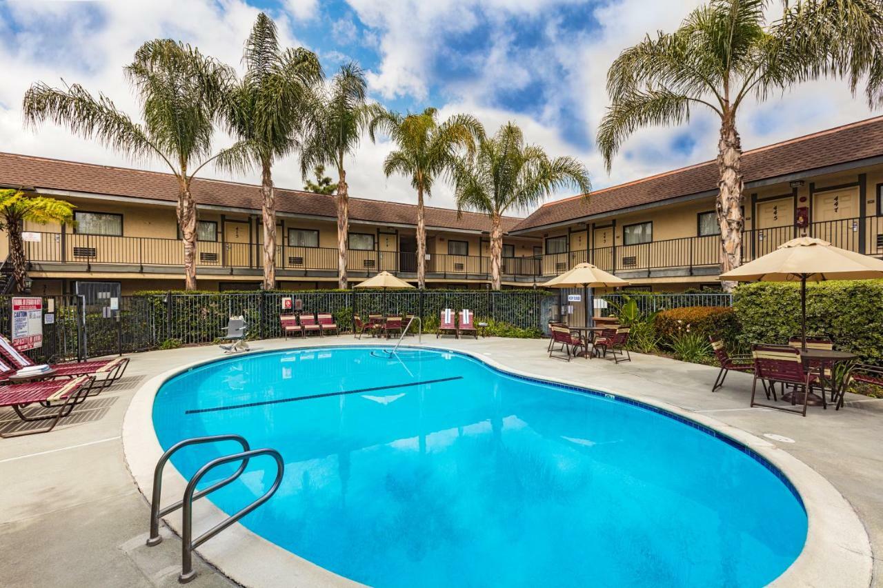 Lemon Heights Inn Tustin Bagian luar foto