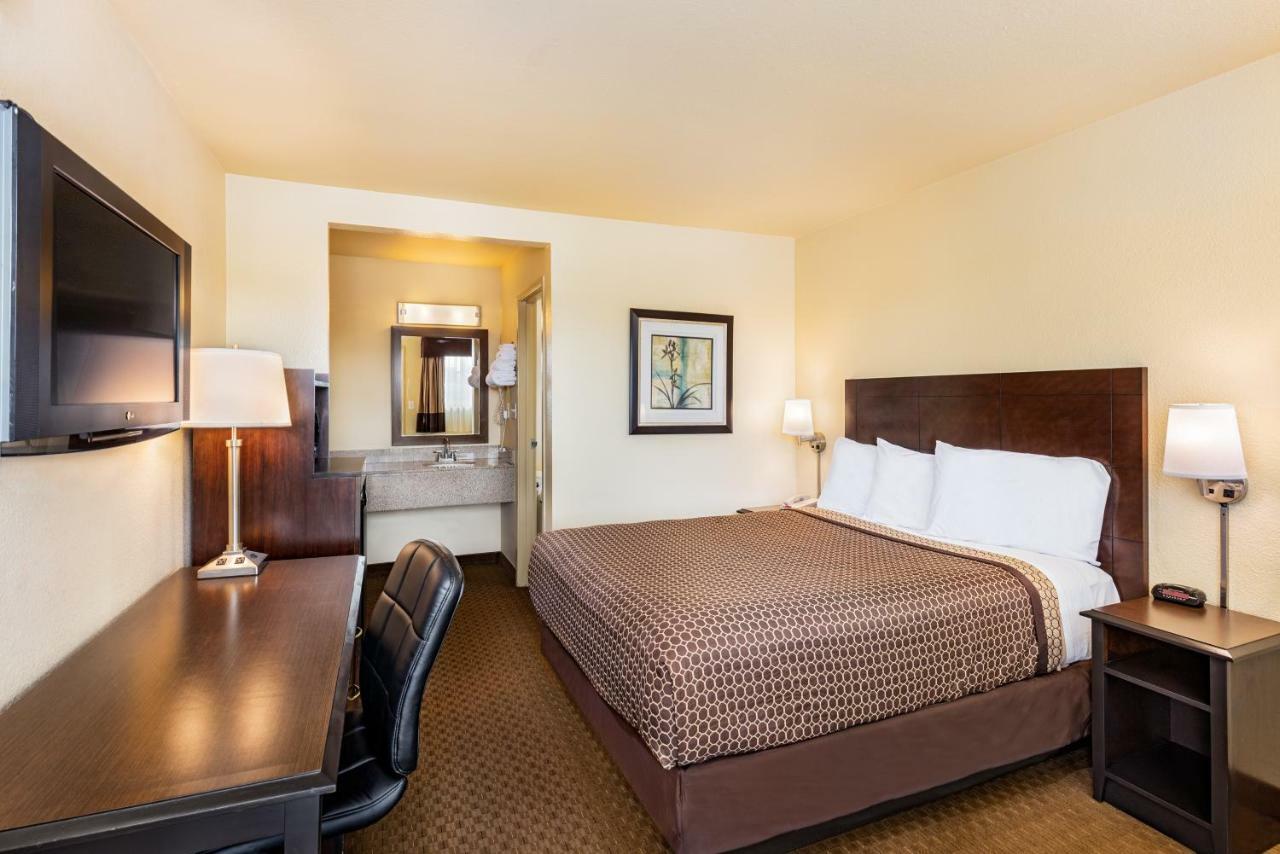 Lemon Heights Inn Tustin Bagian luar foto