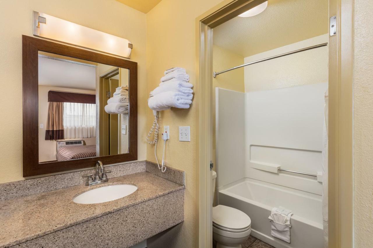 Lemon Heights Inn Tustin Bagian luar foto